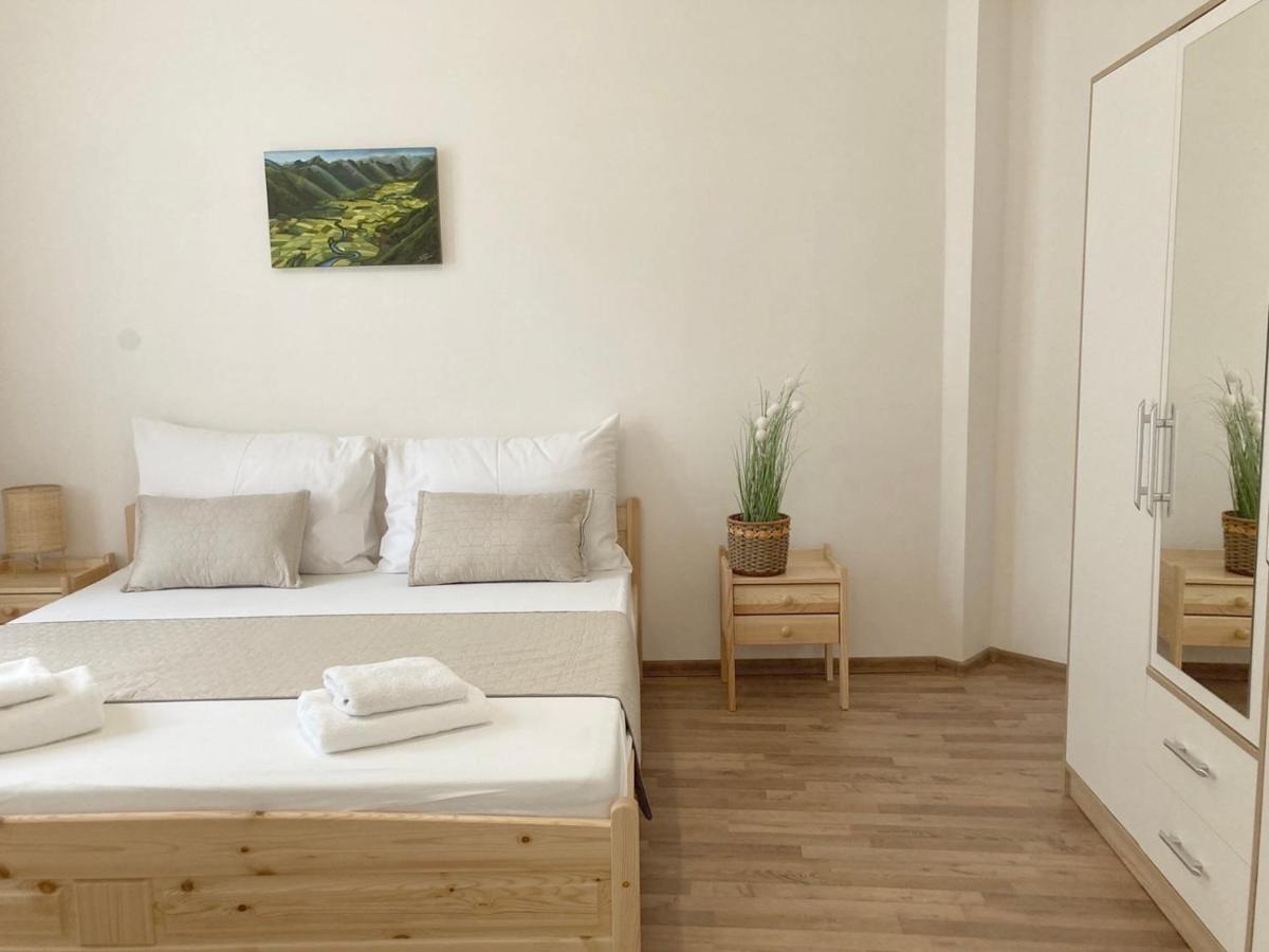 Three Rings Apartments Κάρλοβι Βάρι Εξωτερικό φωτογραφία