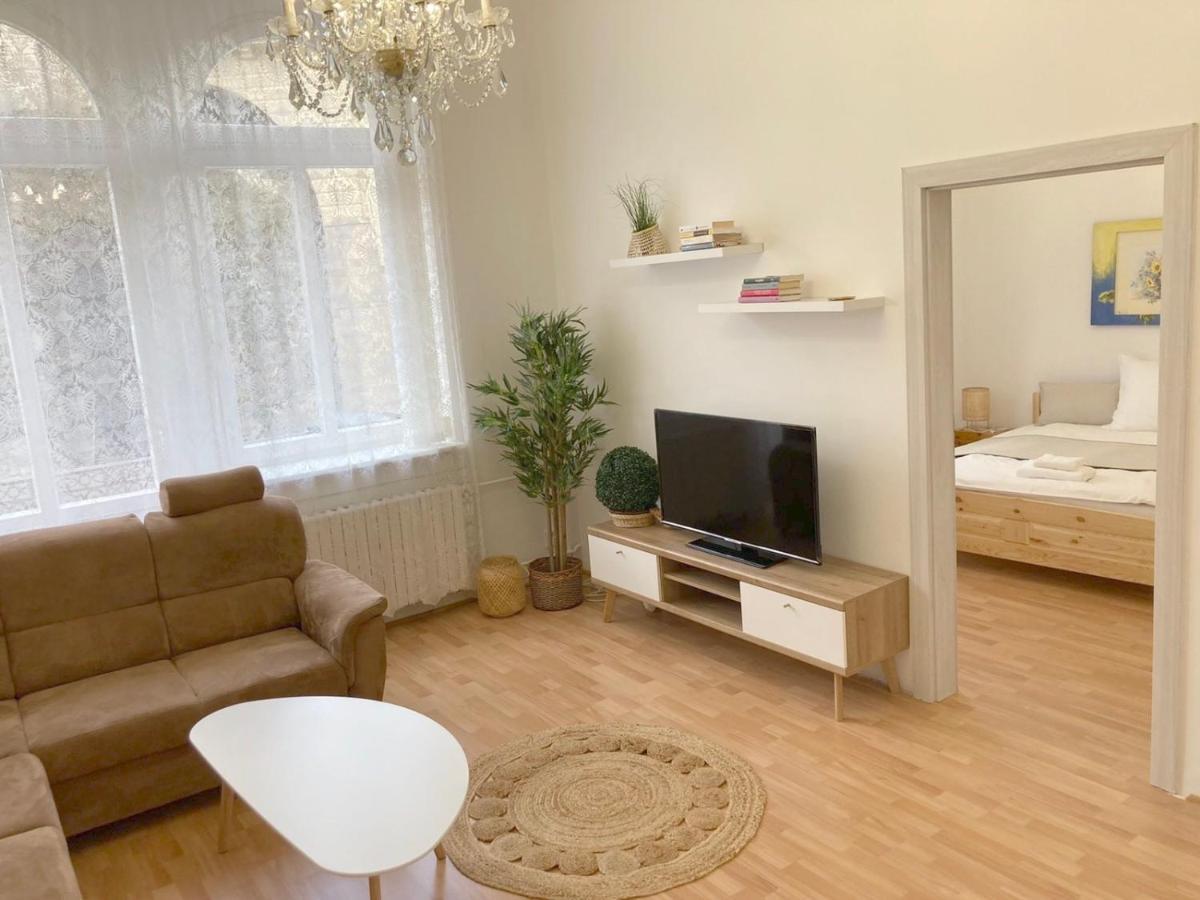 Three Rings Apartments Κάρλοβι Βάρι Εξωτερικό φωτογραφία